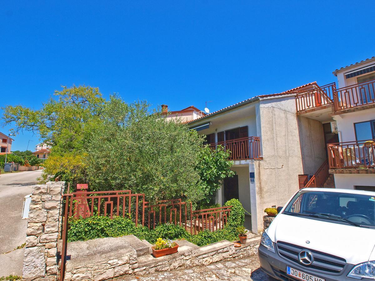Apartments Emil 769 Fazana Exterior photo